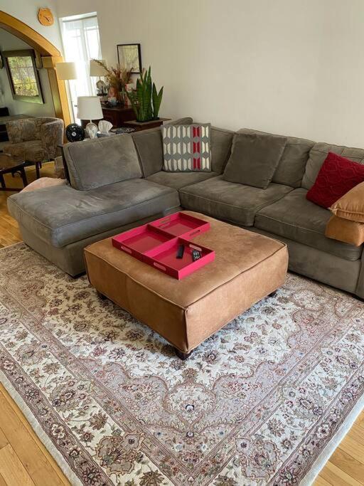 Angeles Serenity, A Reseda Family * Los Angeles