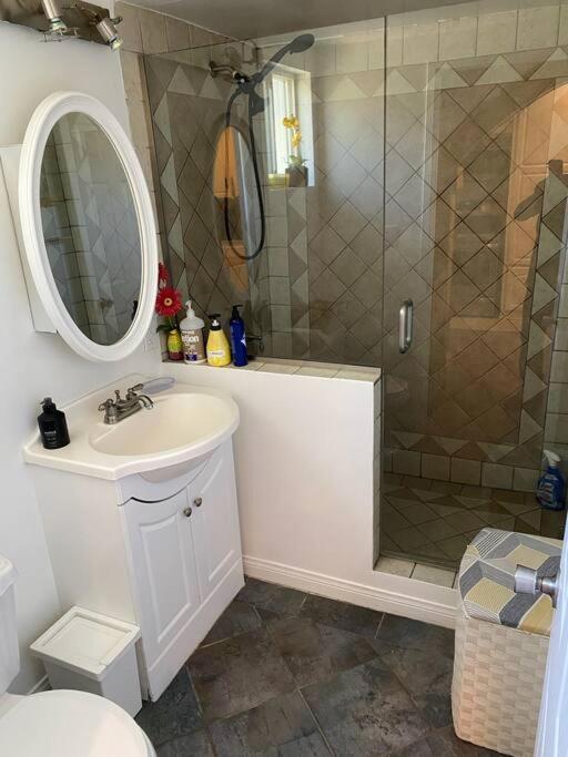 Angeles Serenity, A Reseda Family Holiday home