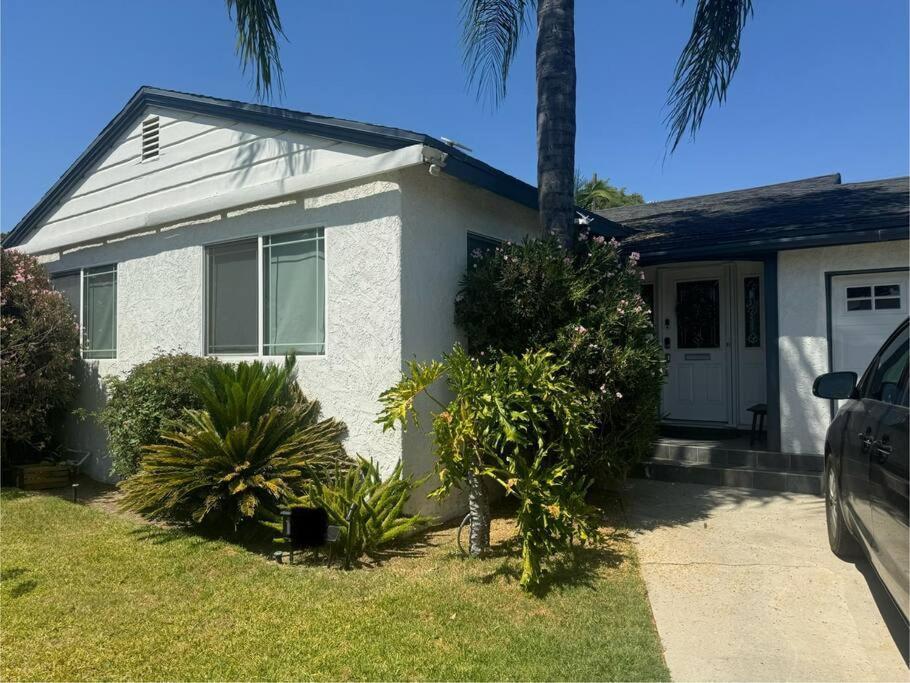 Angeles Serenity, A Reseda Family