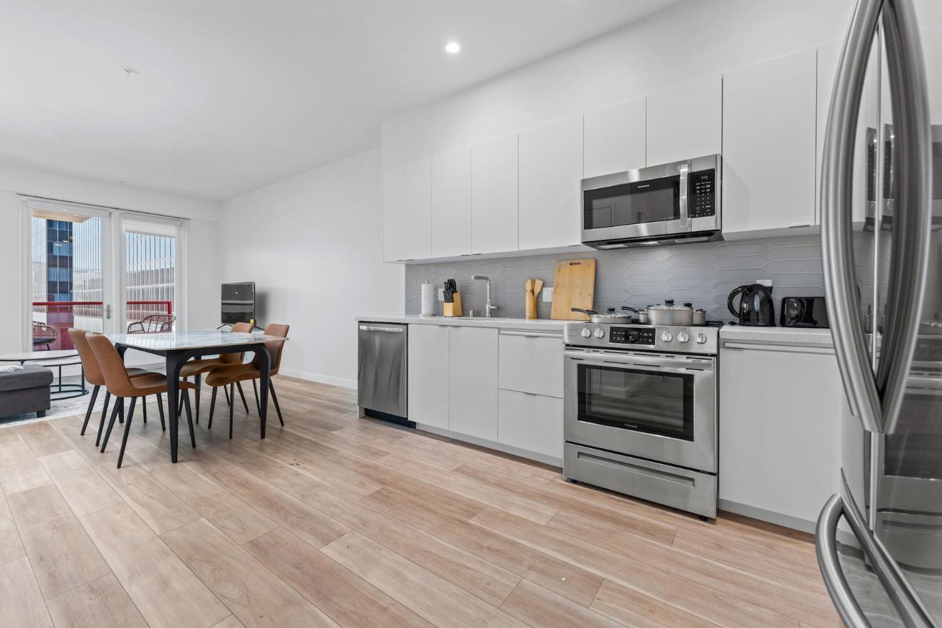 Apartment Stylish La Prime Location In Wilshire Blvd Los Angeles