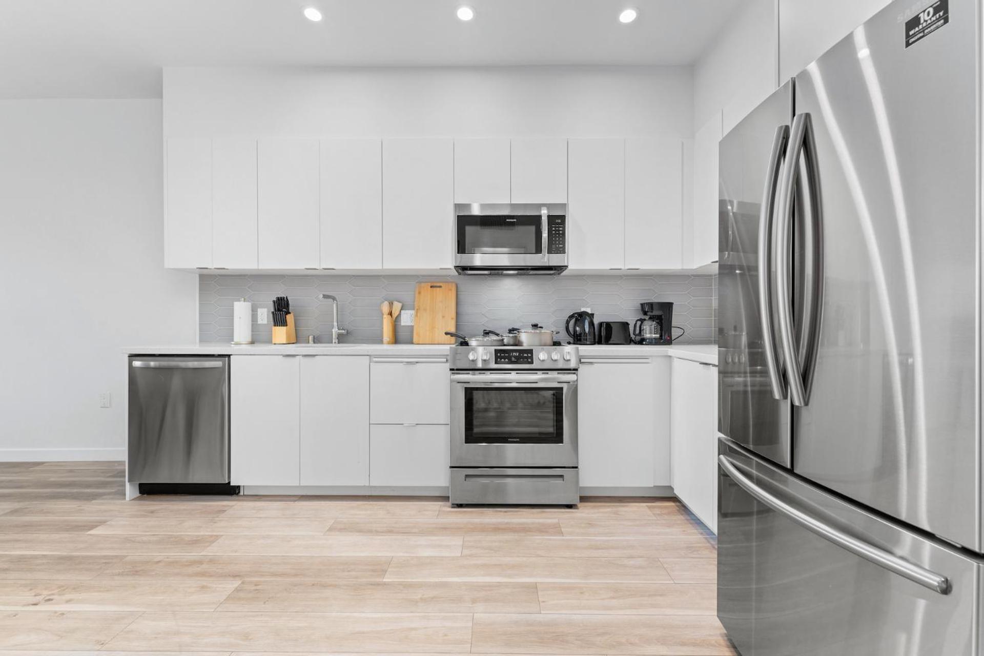 Stylish La Prime Location In Wilshire Blvd Apartment *
