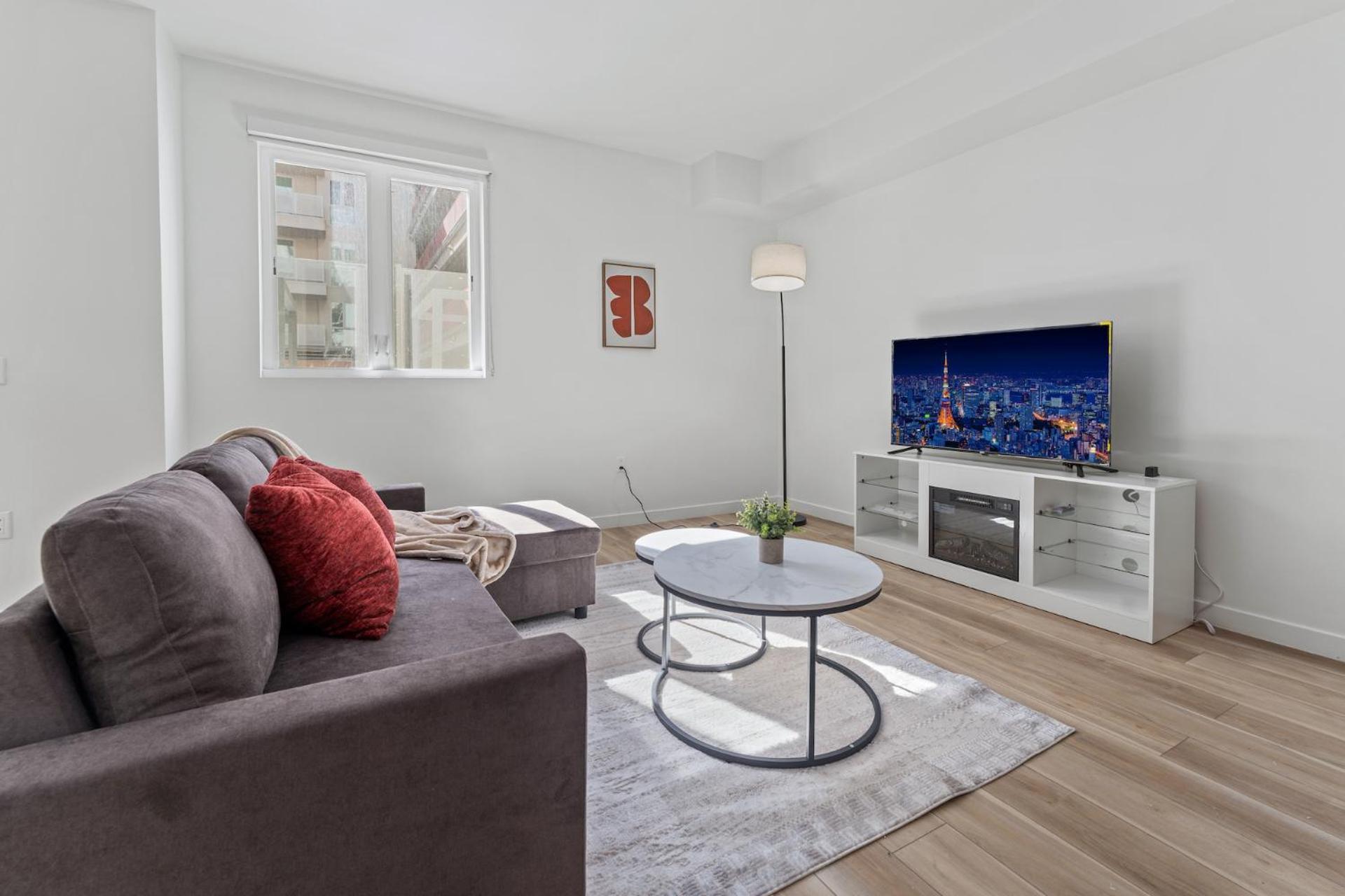 Stylish La Prime Location In Wilshire Blvd Los Angeles
