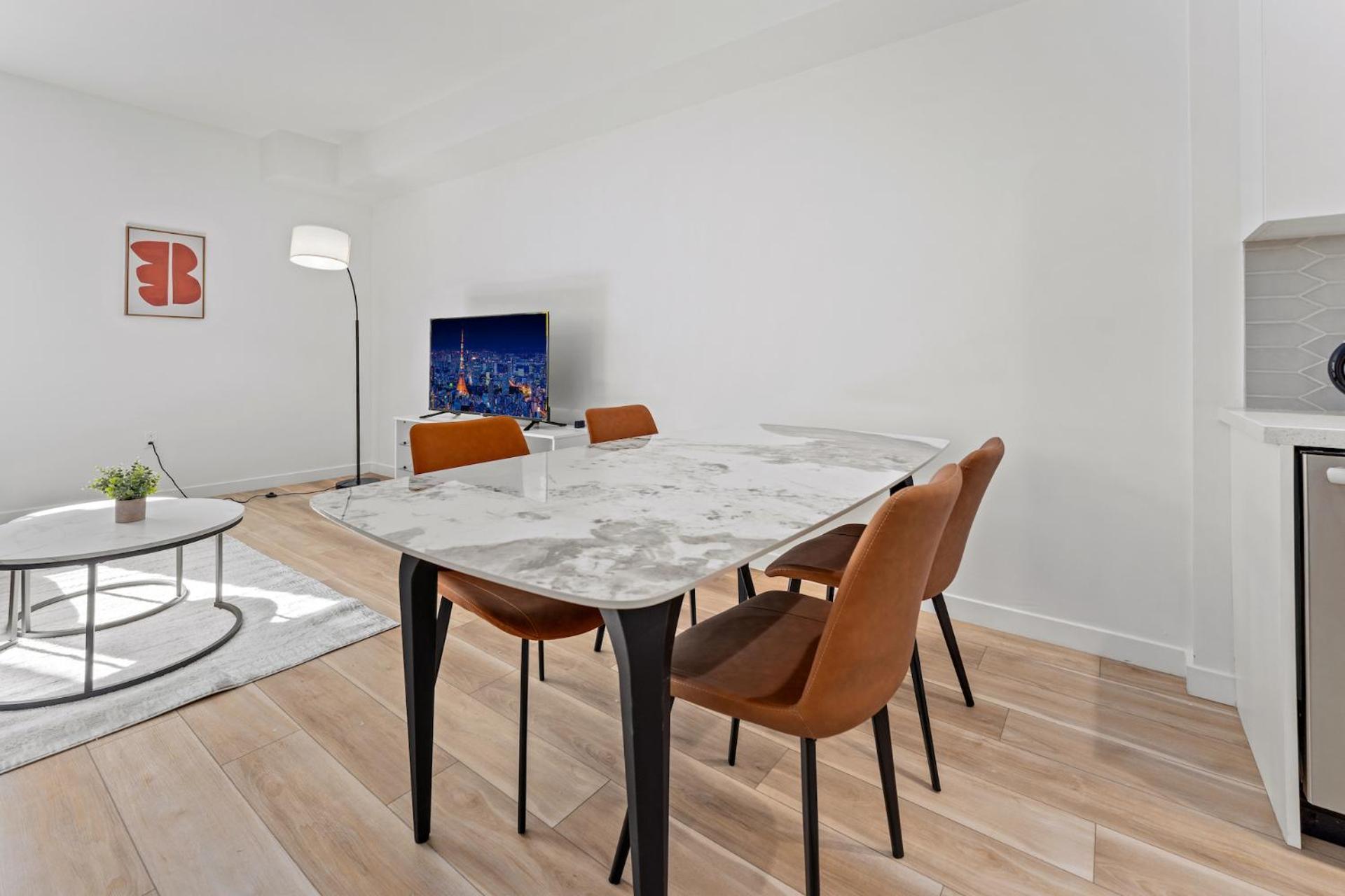 Stylish La Prime Location In Wilshire Blvd Los Angeles