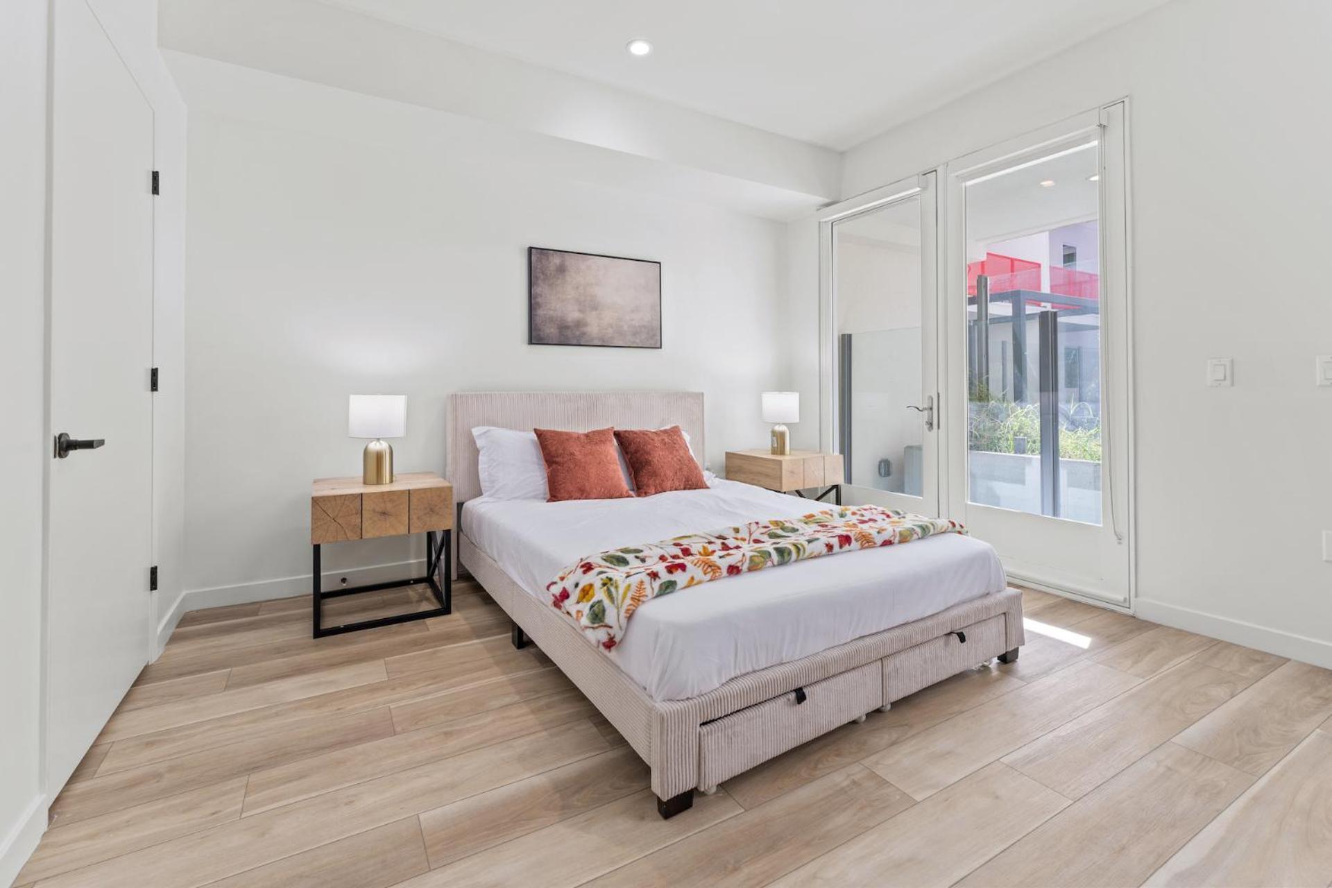 Stylish La Prime Location In Wilshire Blvd Apartment *