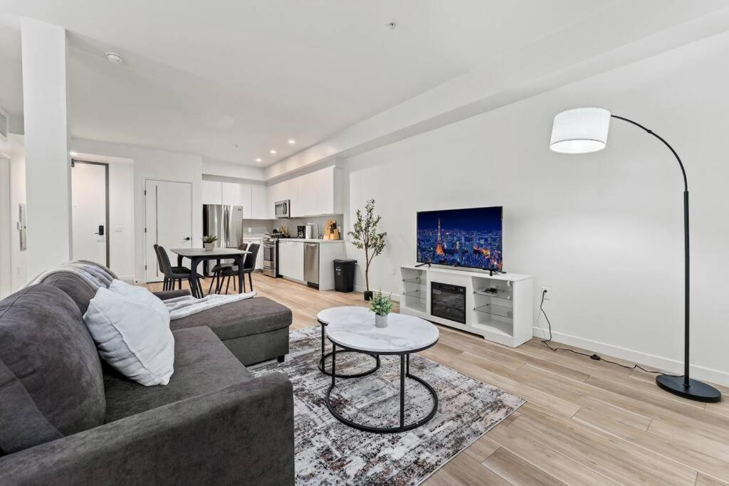 Stylish La Prime Location In Wilshire Blvd Los Angeles