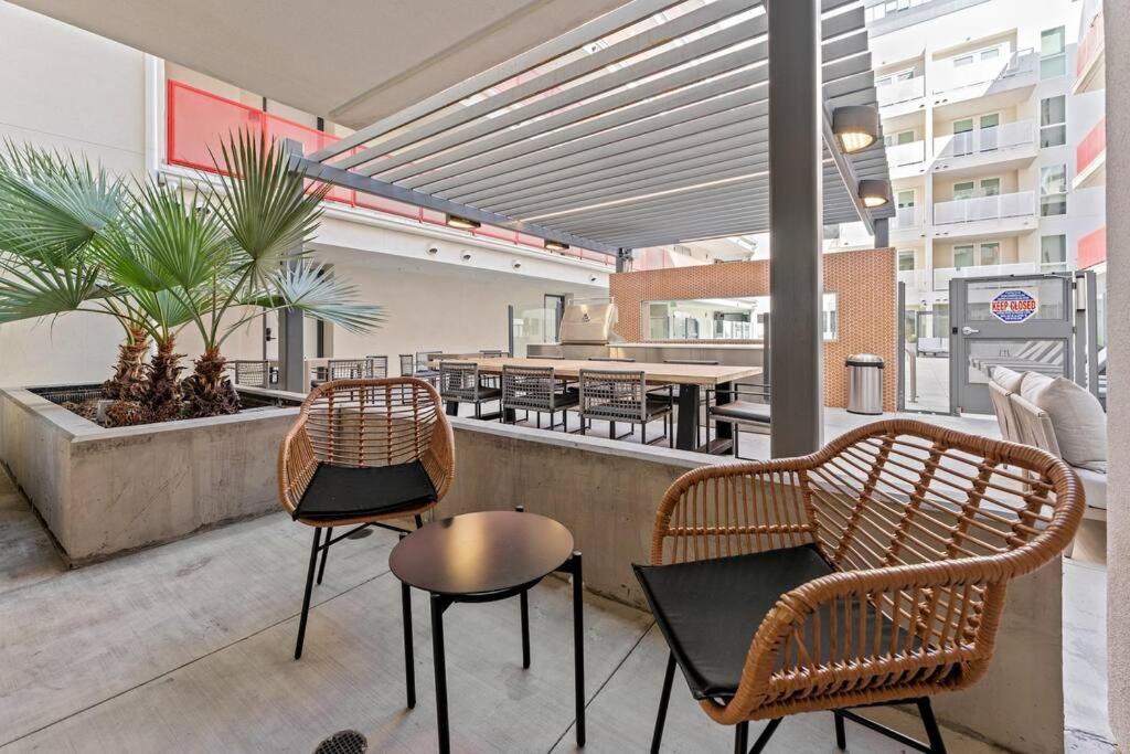 Stylish La Prime Location In Wilshire Blvd Apartment *