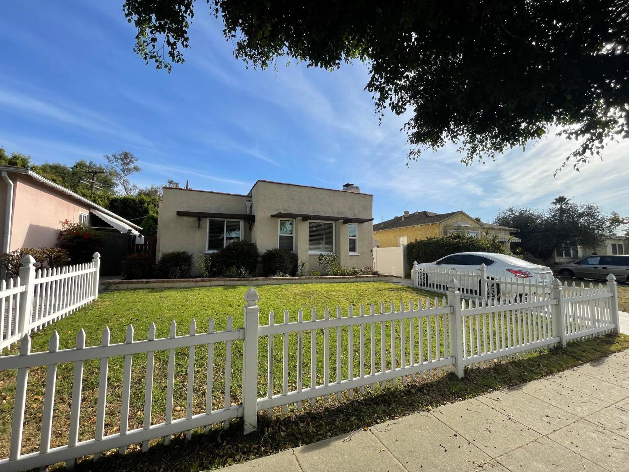 Homestay Coastal Comfort Retreat In West La