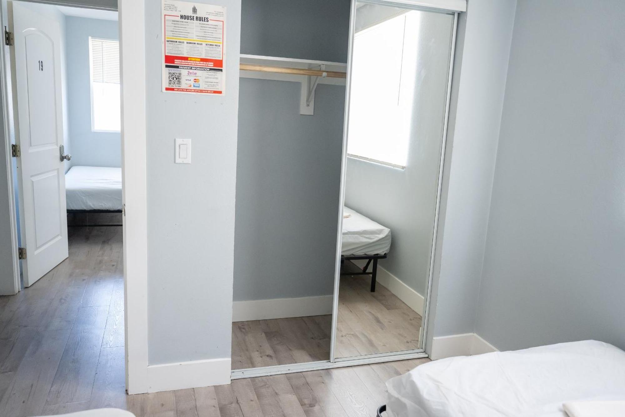 Hostel California Castle - Fashion District - Dtla - Flexible *