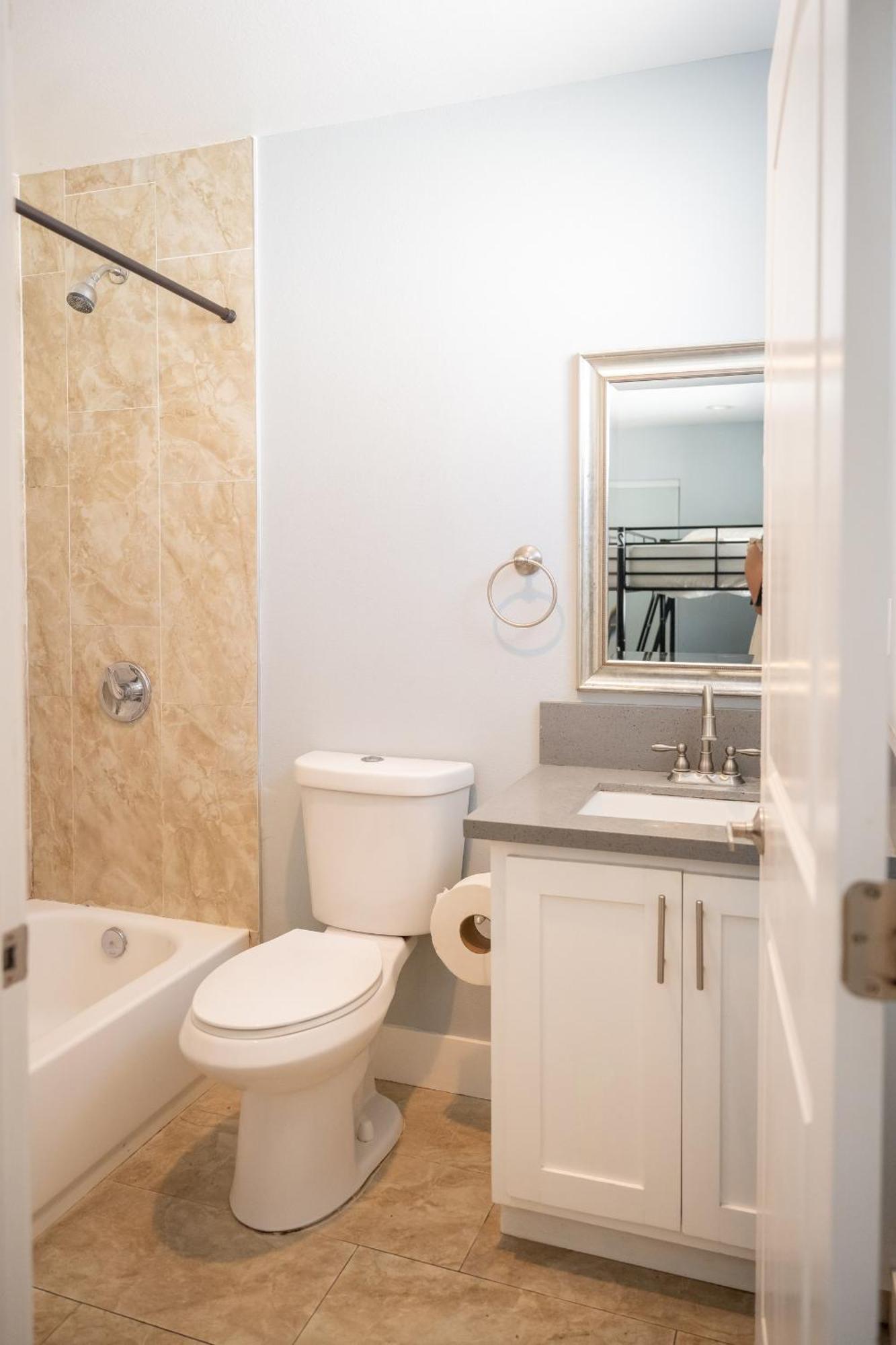 California Castle - Fashion District - Dtla - Flexible Hostel *