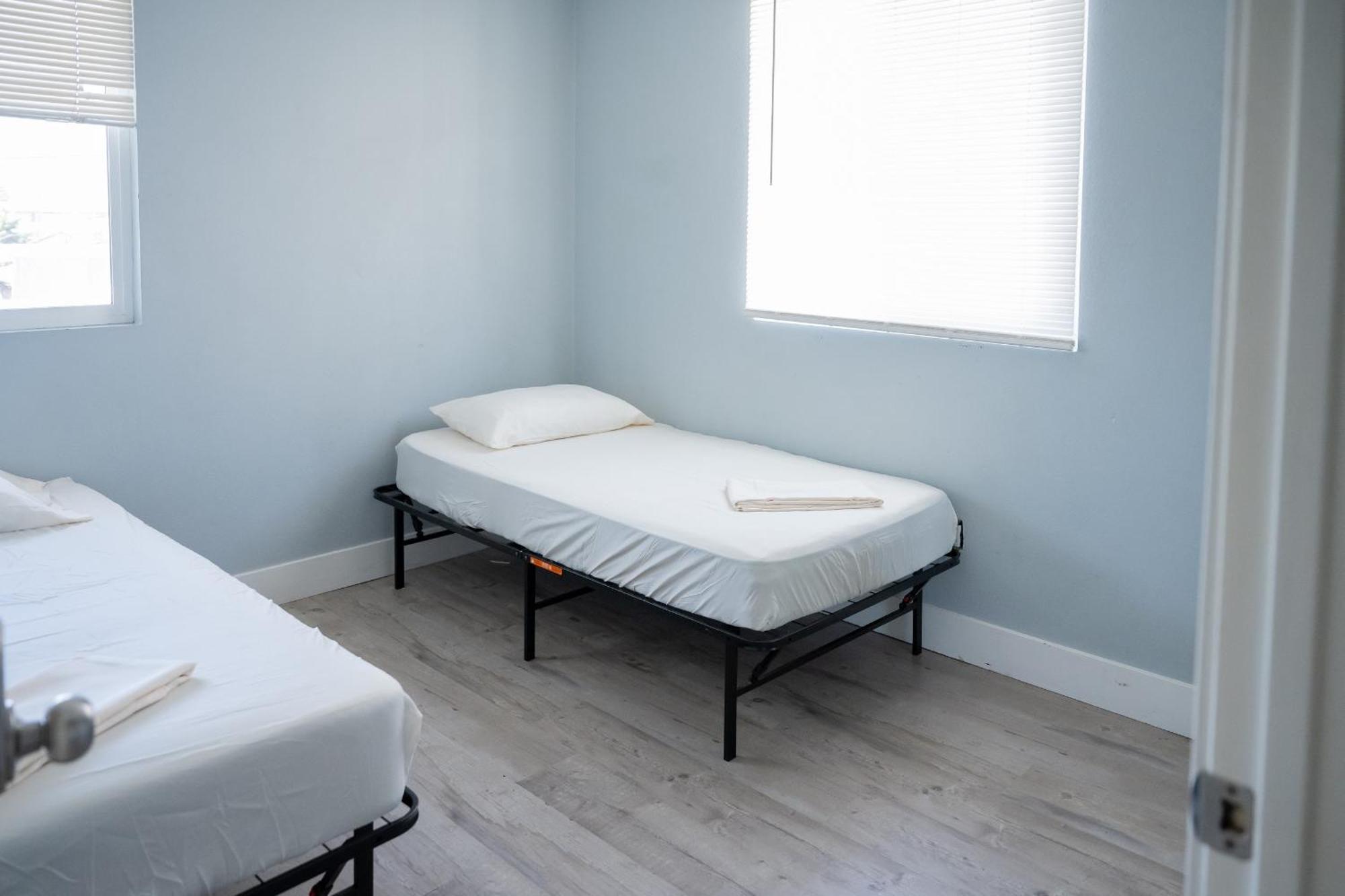 Hostel California Castle - Fashion District - Dtla - Flexible