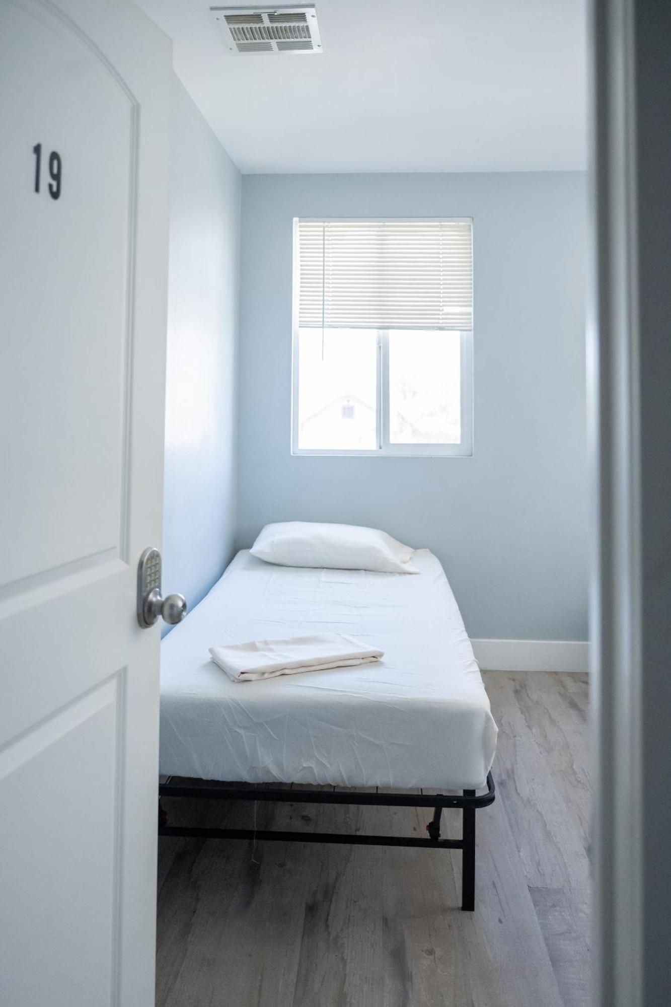 California Castle - Fashion District - Dtla - Flexible Hostel *