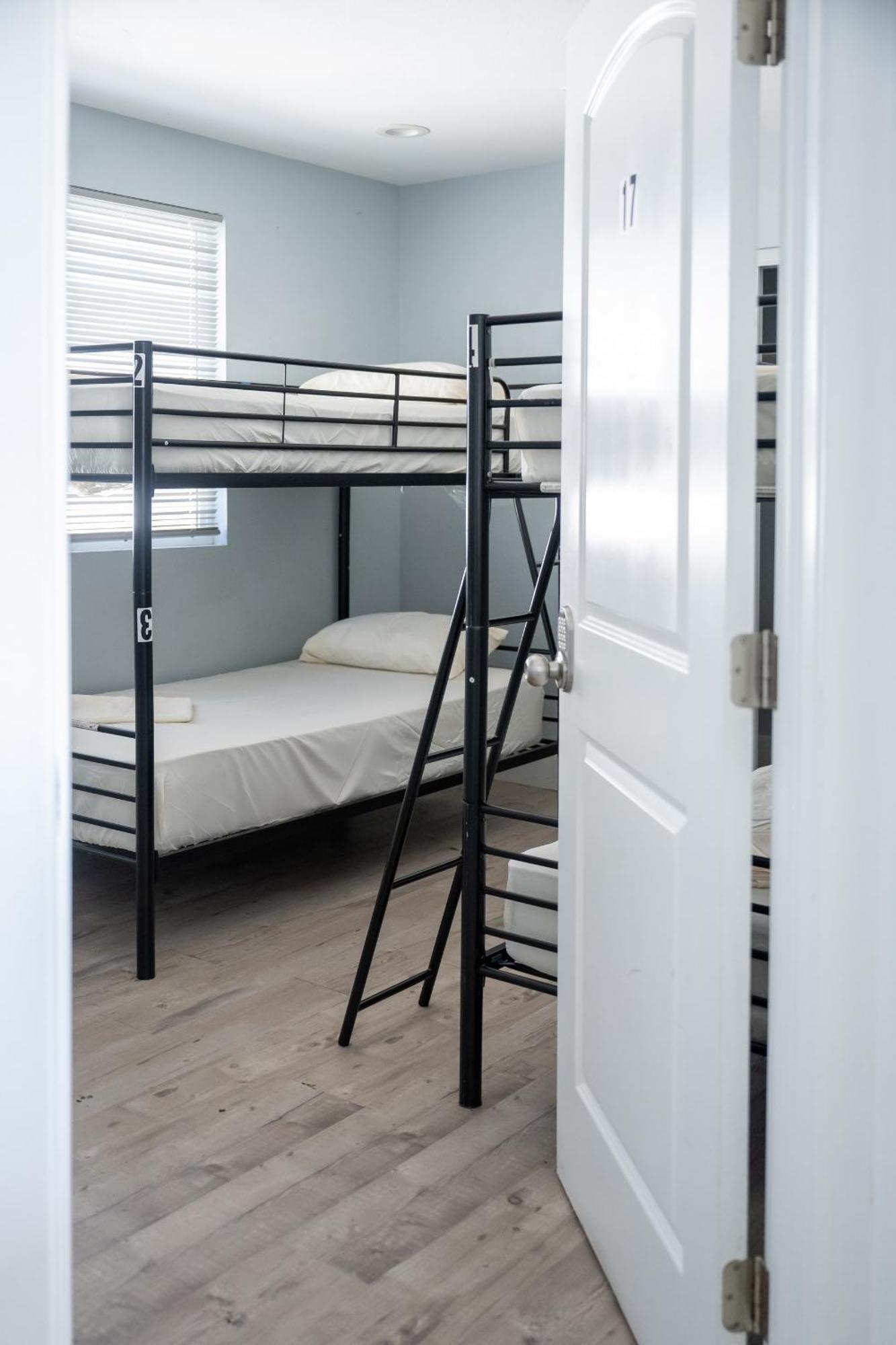 California Castle - Fashion District - Dtla - Flexible Hostel *