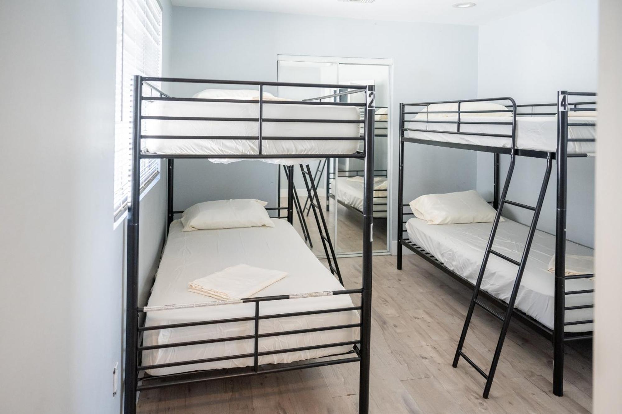 Hostel California Castle - Fashion District - Dtla - Flexible *