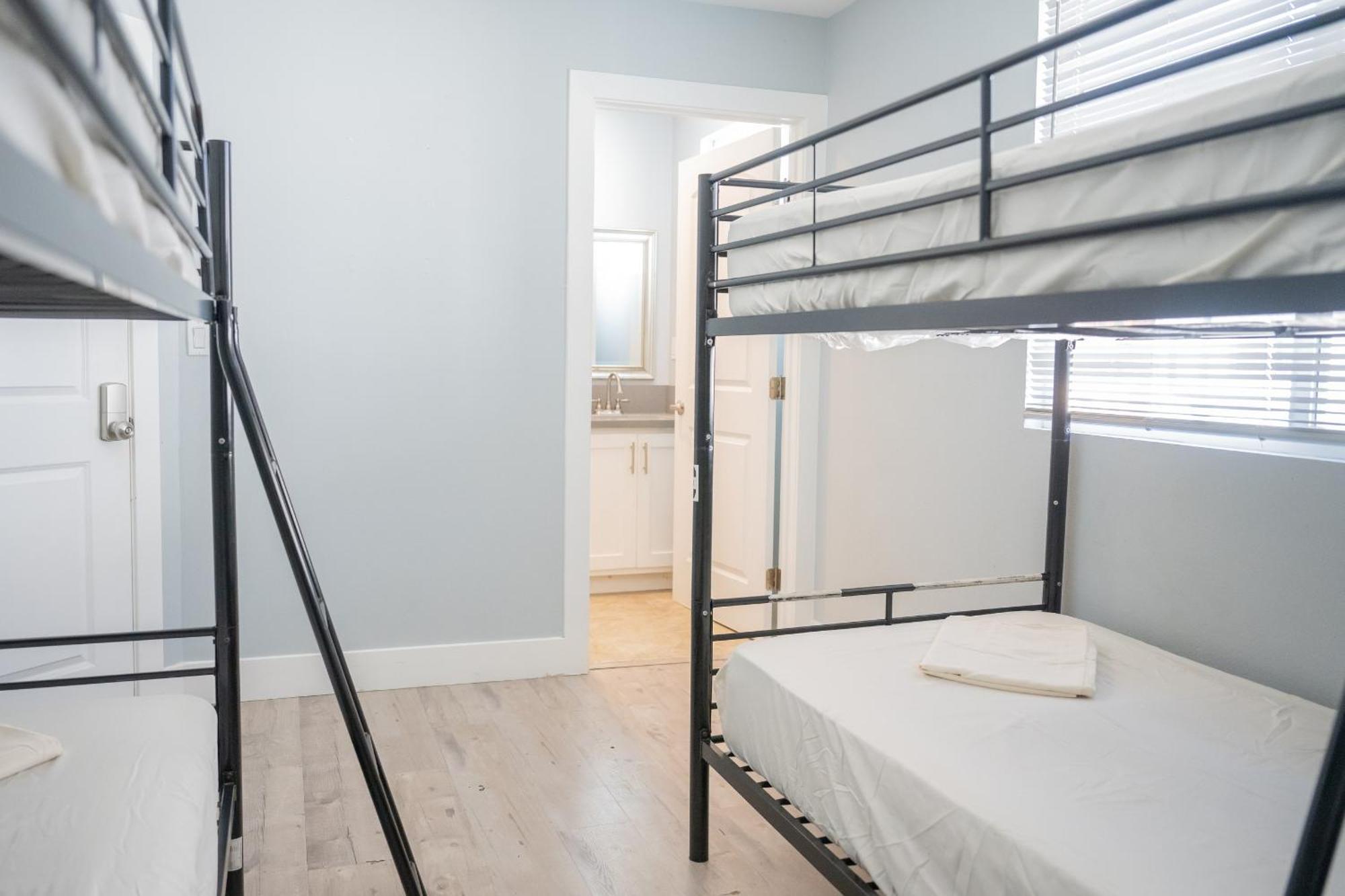 Hostel California Castle - Fashion District - Dtla - Flexible