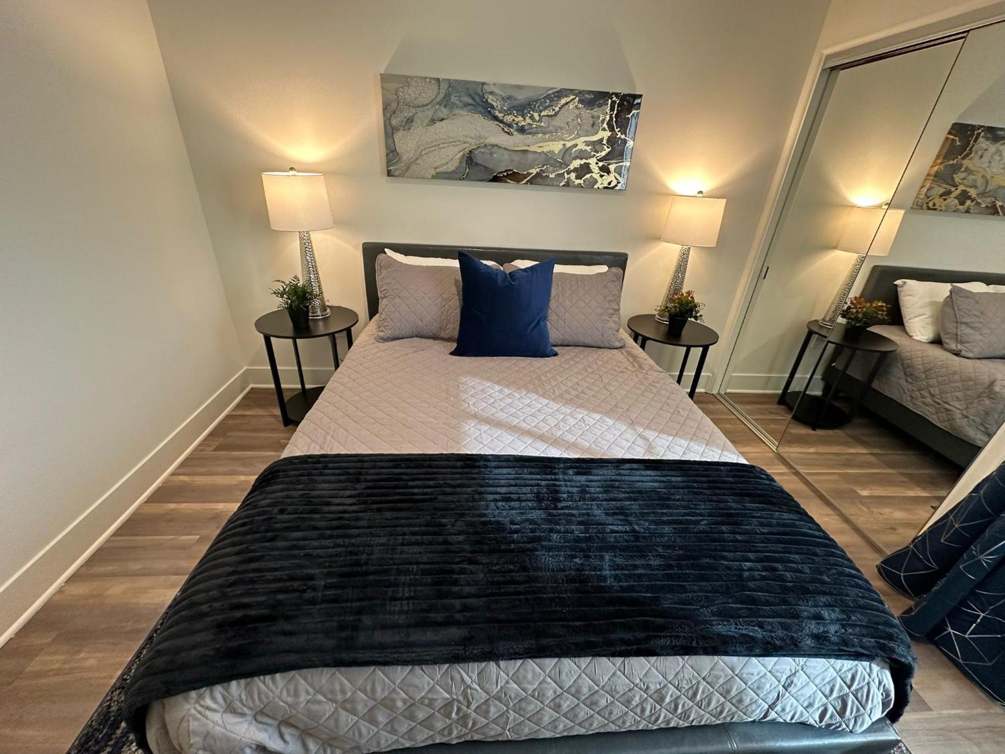 The Century Cozy 3 Bedroom With Free Parking! 303 Apartment *