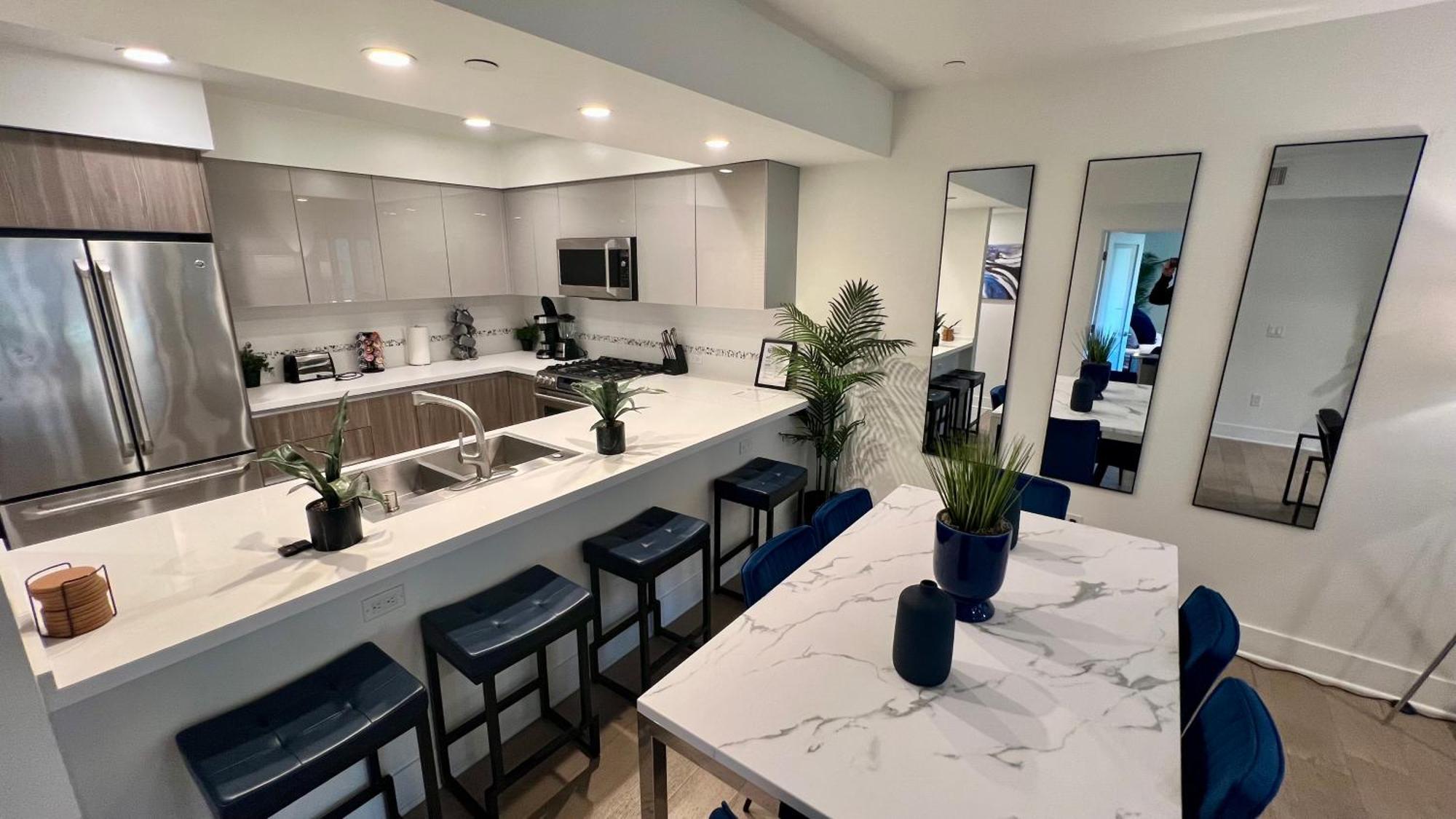 The Century Cozy 3 Bedroom With Free Parking! 303 * Los Angeles