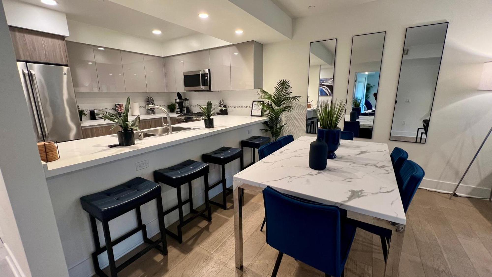 The Century Cozy 3 Bedroom With Free Parking! 303 Los Angeles