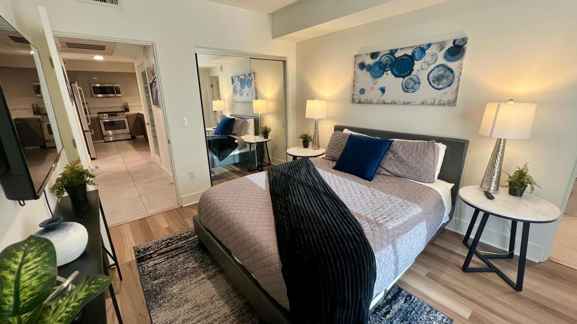 Apartment The Century Cozy 3 Bedroom With Free Parking! 303 Los Angeles