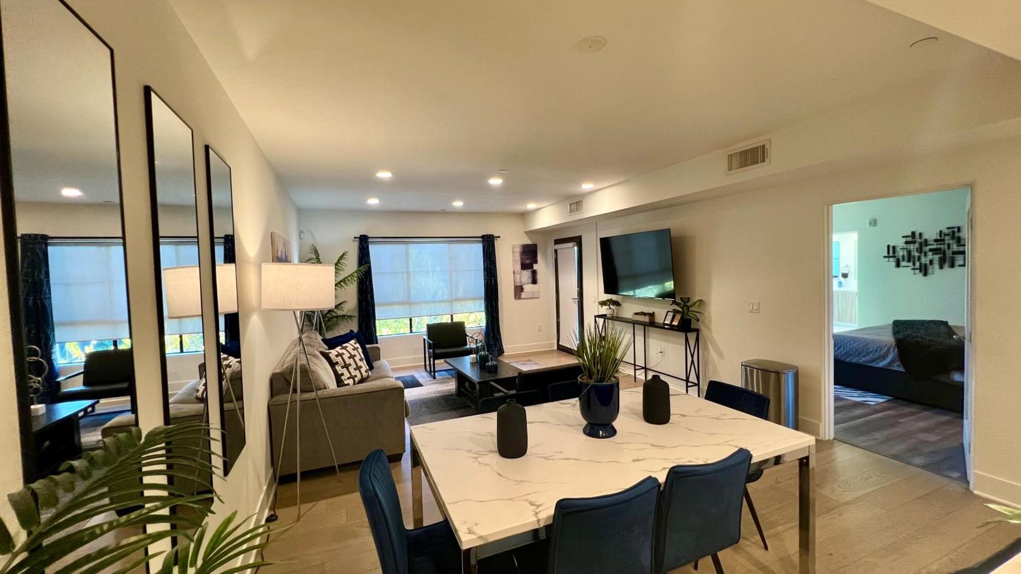 The Century Cozy 3 Bedroom With Free Parking! 303 Los Angeles