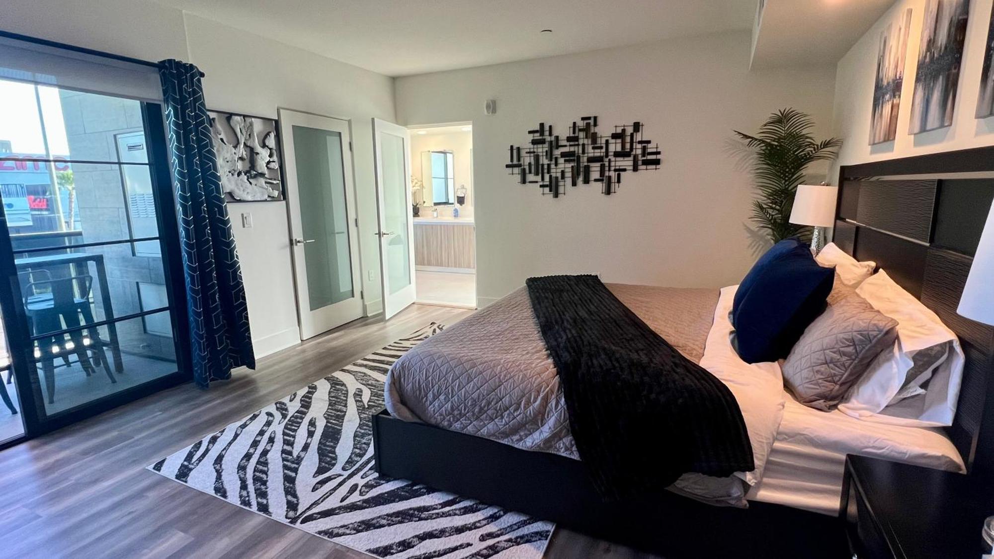 The Century Cozy 3 Bedroom With Free Parking! 303 * Los Angeles