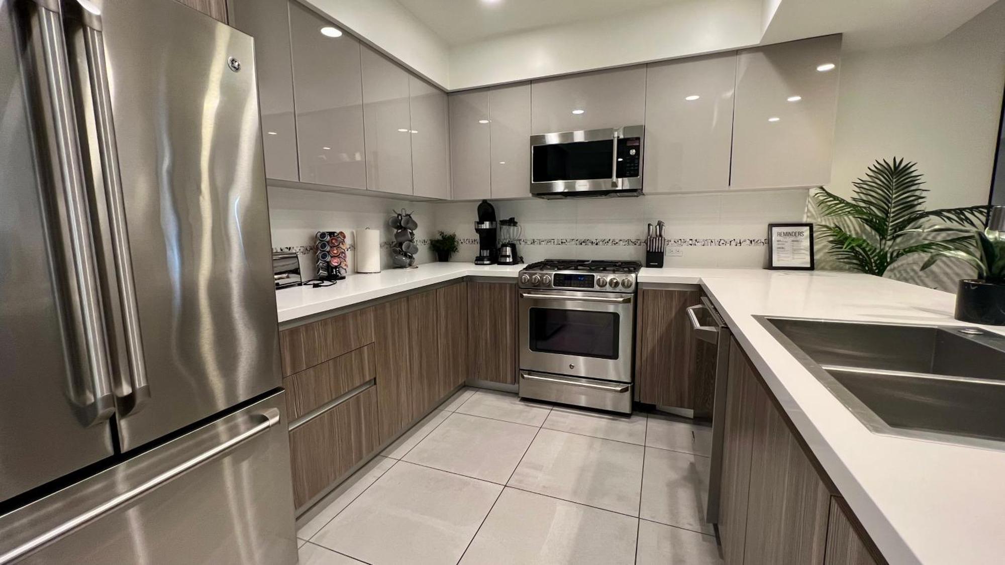 The Century Cozy 3 Bedroom With Free Parking! 303 Los Angeles