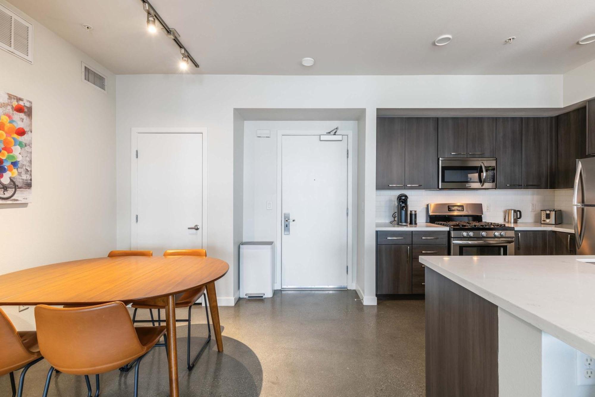New 2br Mid Century An Apartment *