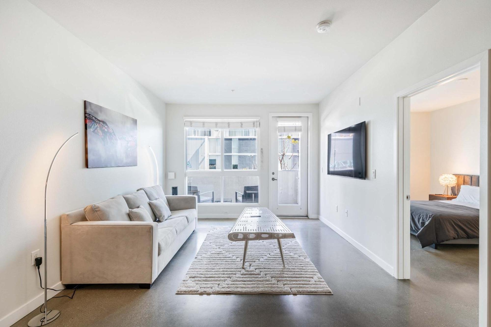 New 2br Mid Century An Apartment