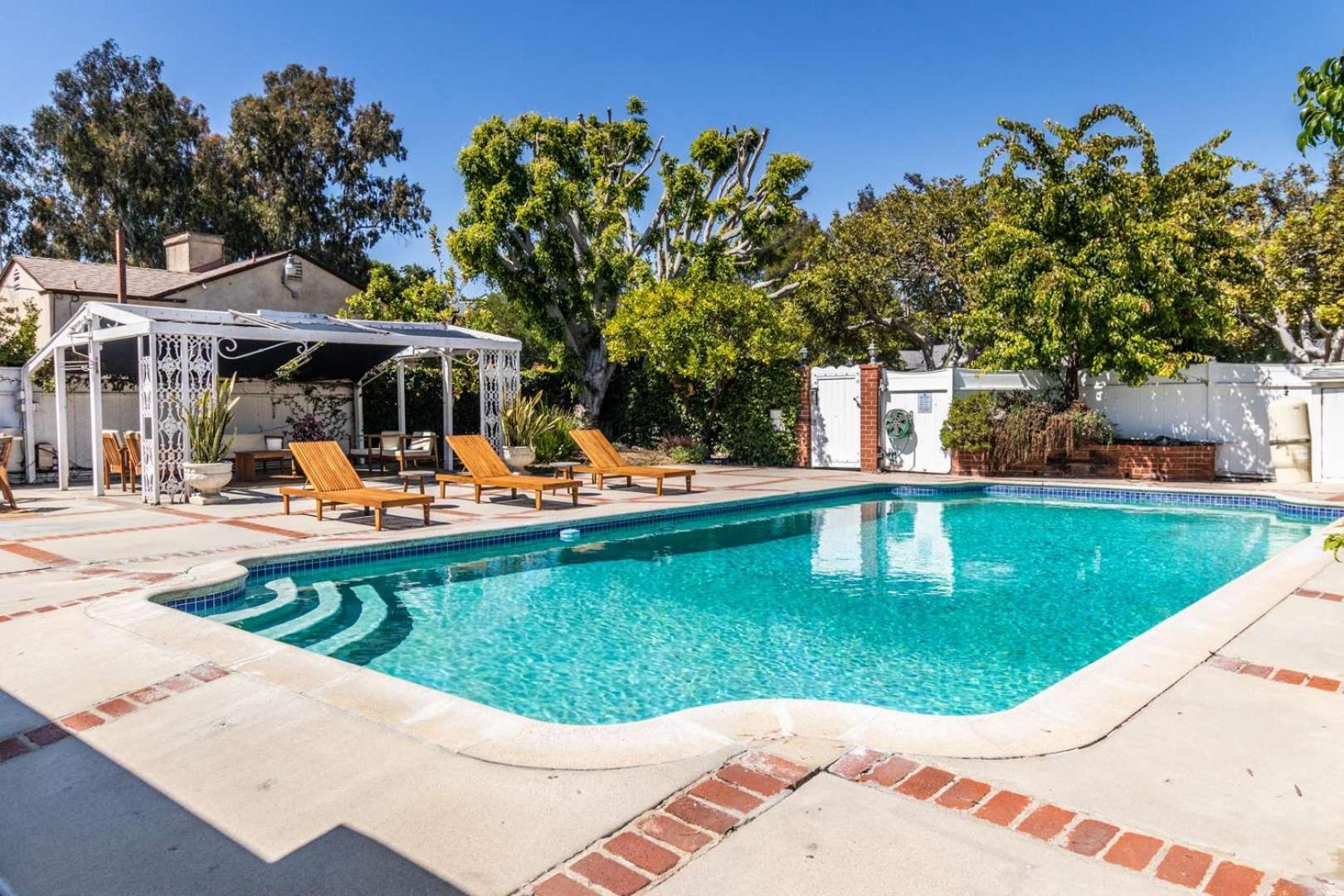 West La With Pool Los Angeles