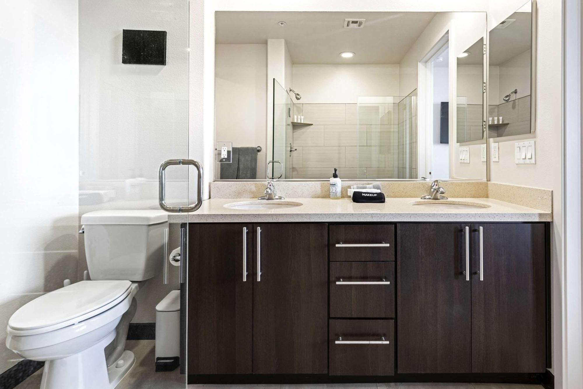 New 2br Weho Getaway D Apartment *