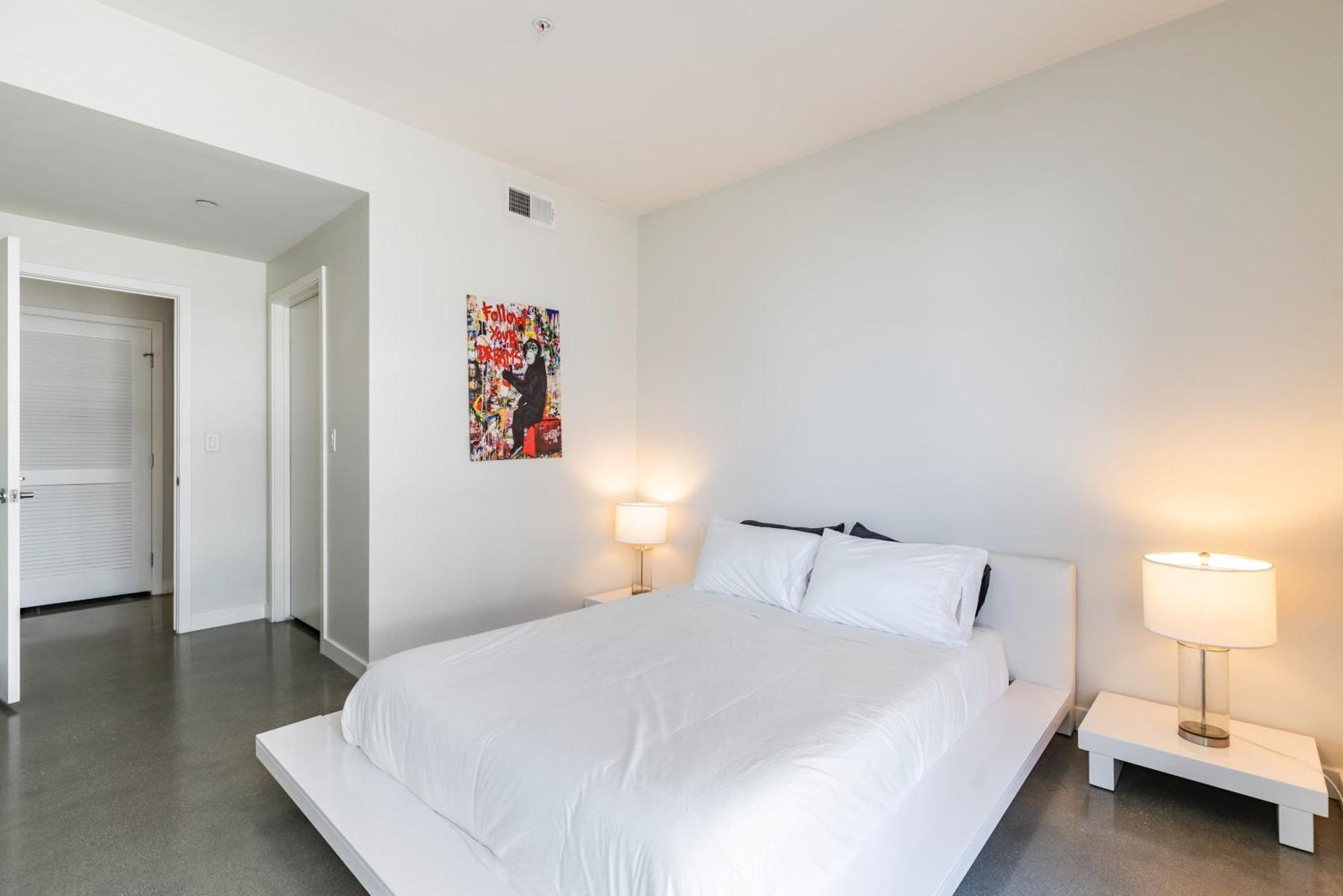New 2br Mid Century An *