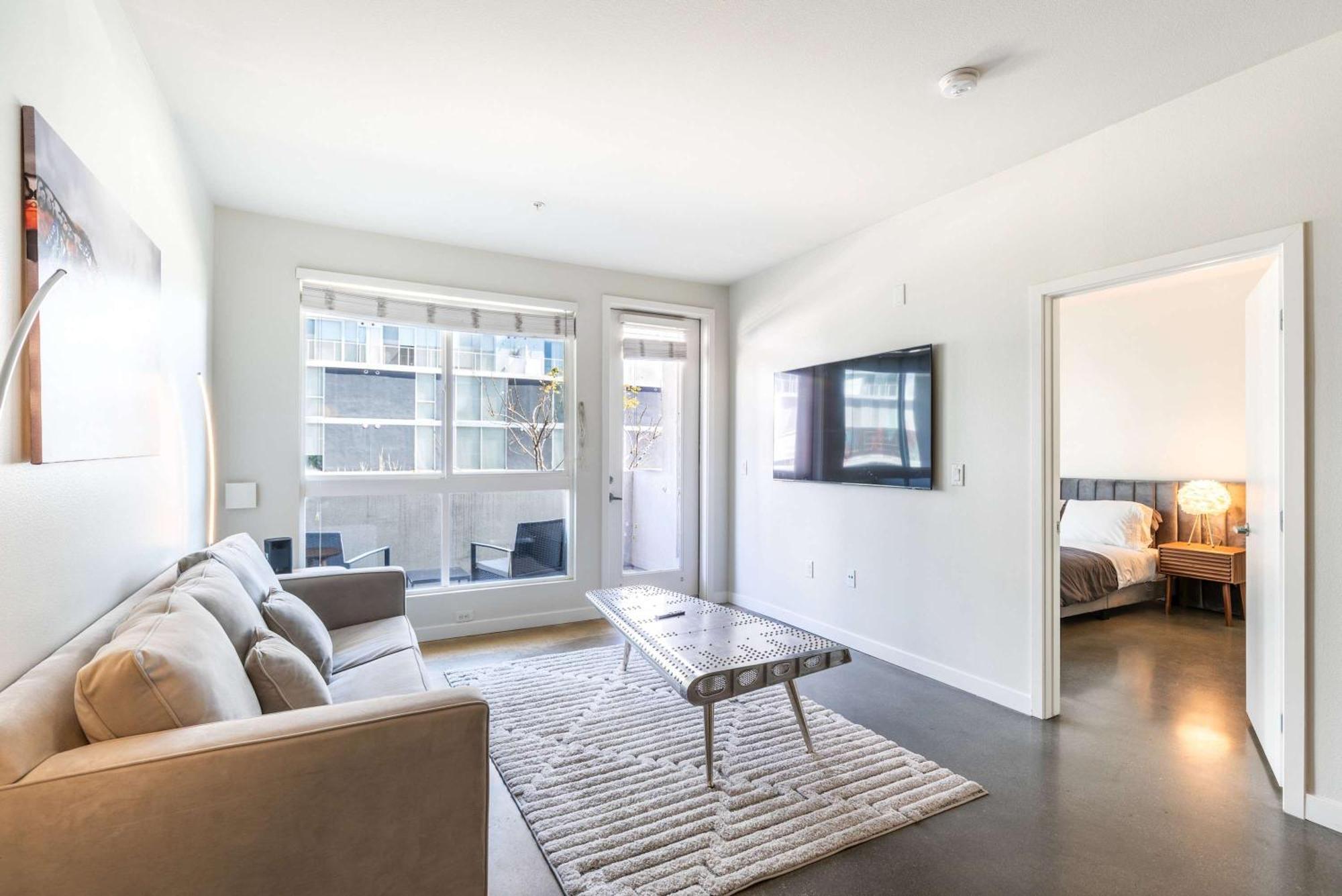 Apartment New 2br Mid Century An