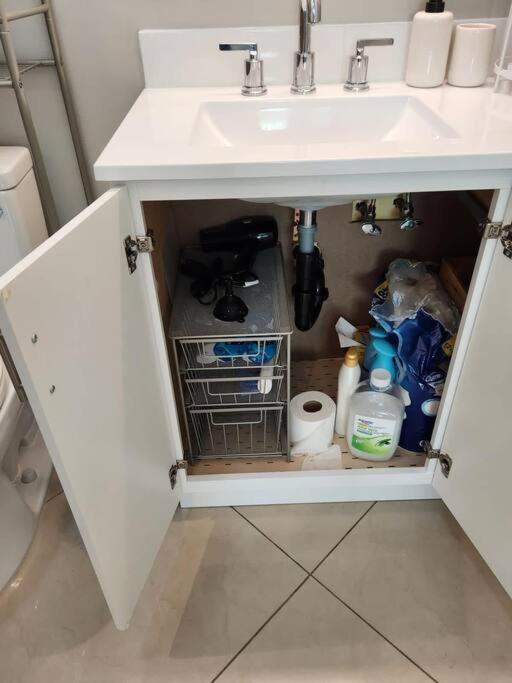 Spacious 1 Bed Adu In Encino, Away From Holiday home *