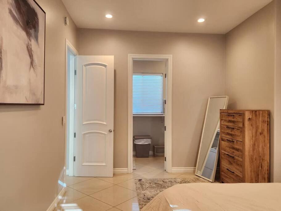 Spacious 1 Bed Adu In Encino, Away From Los Angeles
