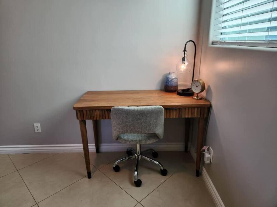 Spacious 1 Bed Adu In Encino, Away From Holiday home Los Angeles