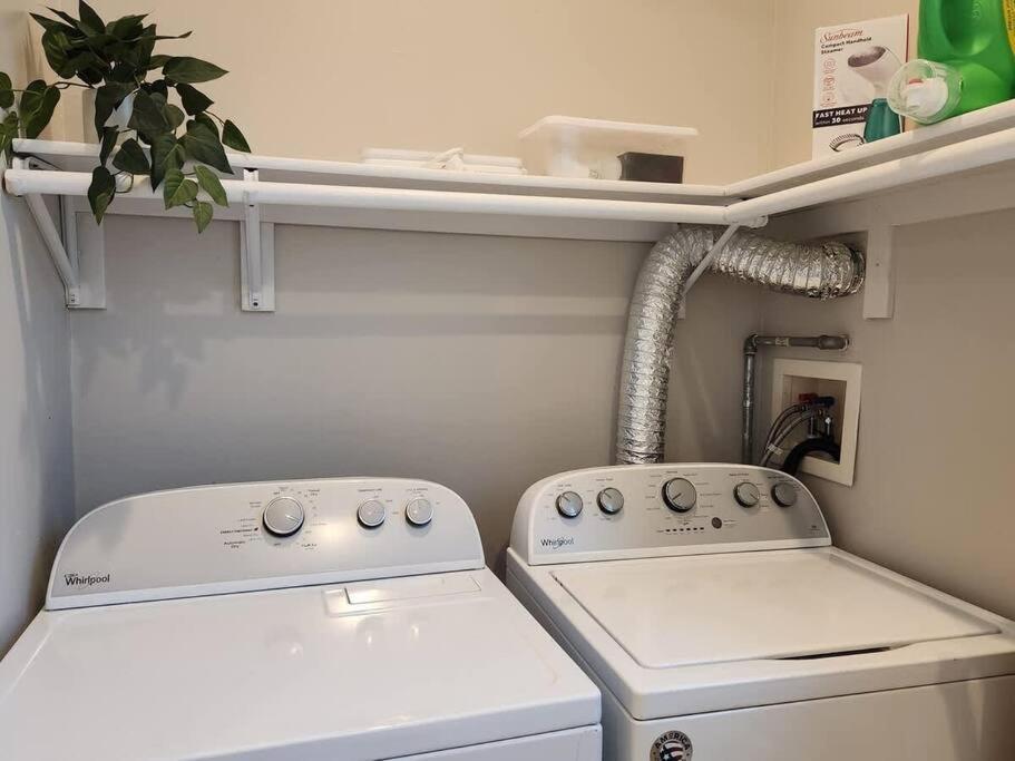 Spacious 1 Bed Adu In Encino, Away From Los Angeles