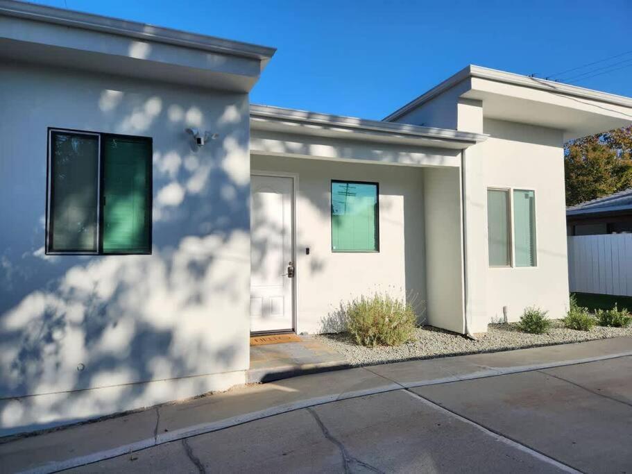 Spacious 1 Bed Adu In Encino, Away From Holiday home