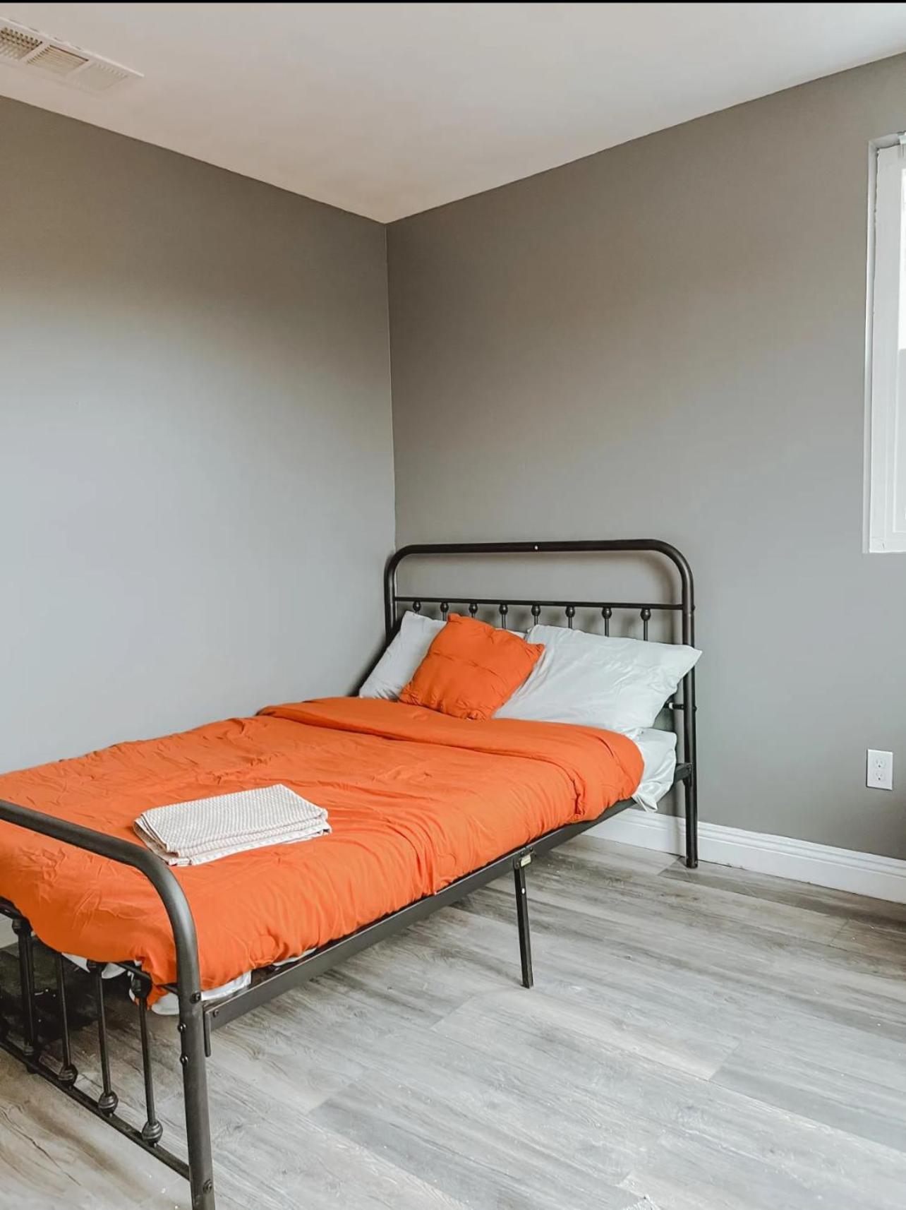 Homestay Lovely Private Bedroom Near Sofi/usc *