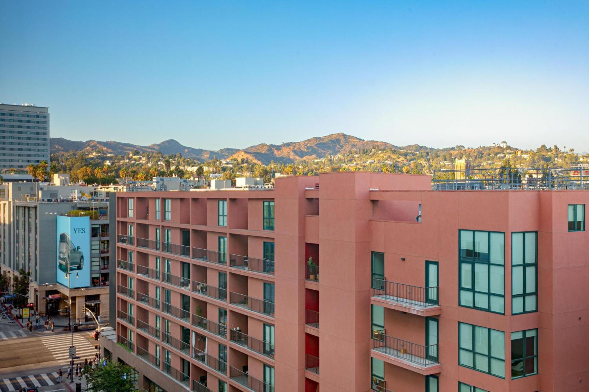 W Hollywood 4*