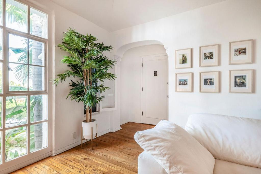 Luxurious Chic Chateau Iconic Sunset Strip Weho Apartment