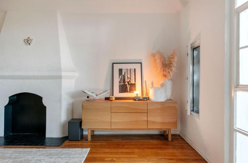 Luxurious Chic Chateau Iconic Sunset Strip Weho Apartment