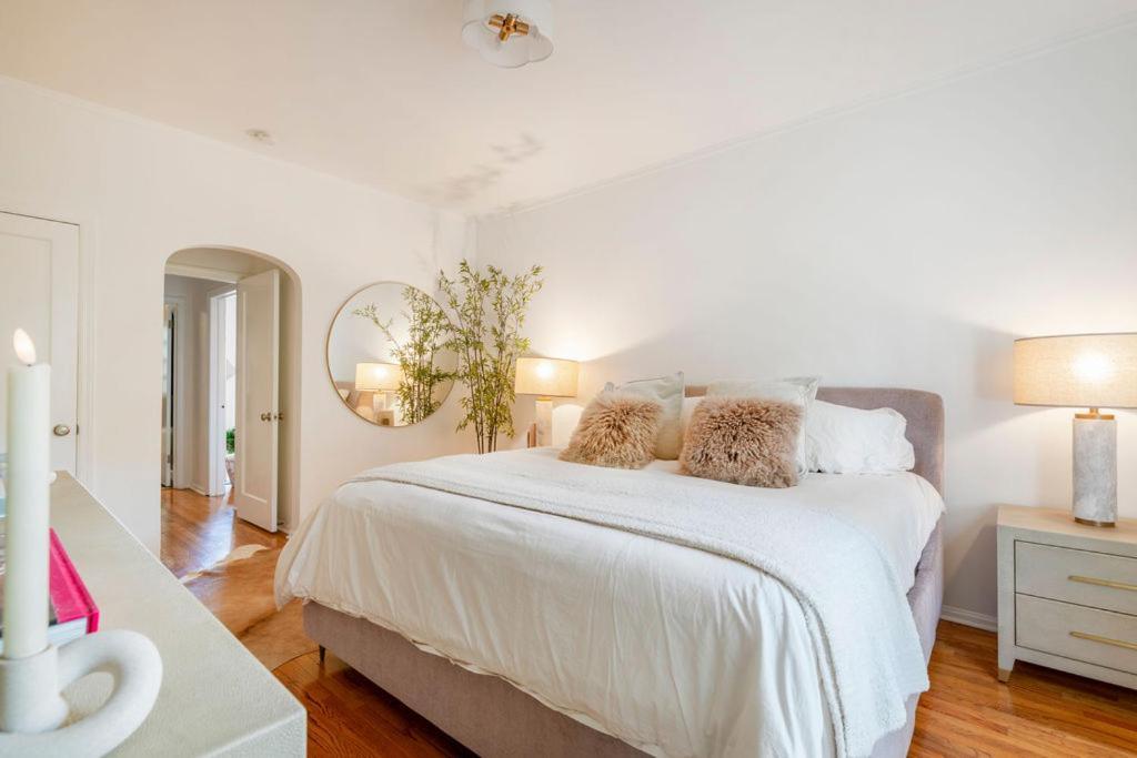 Luxurious Chic Chateau Iconic Sunset Strip Weho Apartment