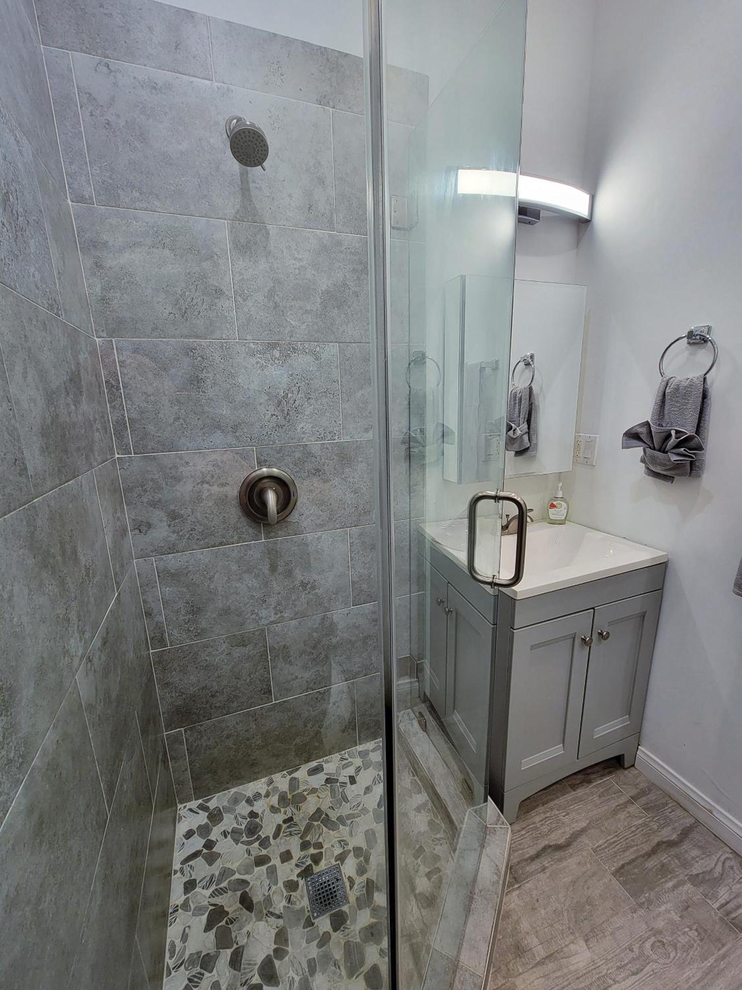 Modern Right Next To Mrc 5 Minutes To Rodeo Drive Apartment *