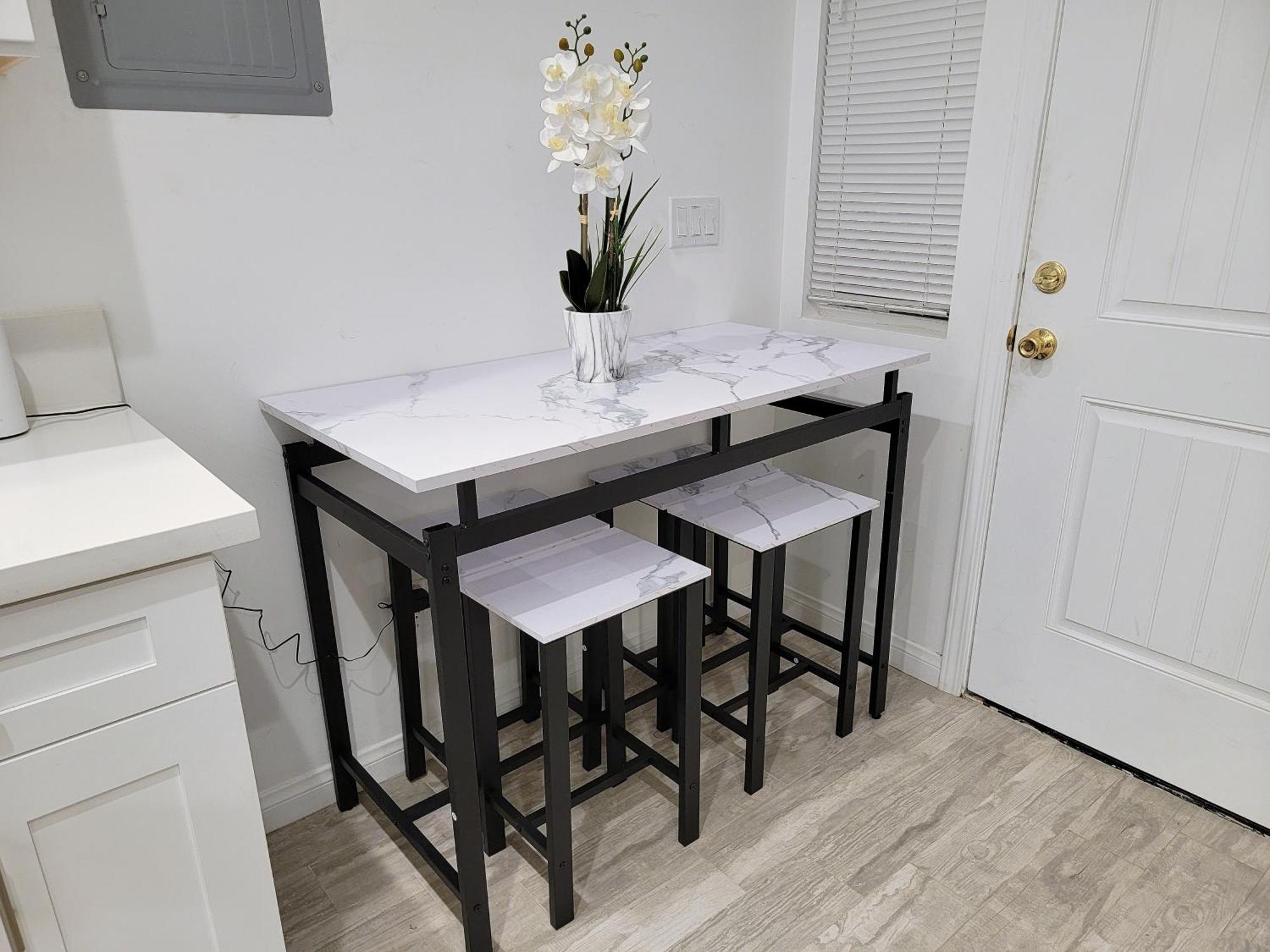 Modern Right Next To Mrc 5 Minutes To Rodeo Drive Apartment *