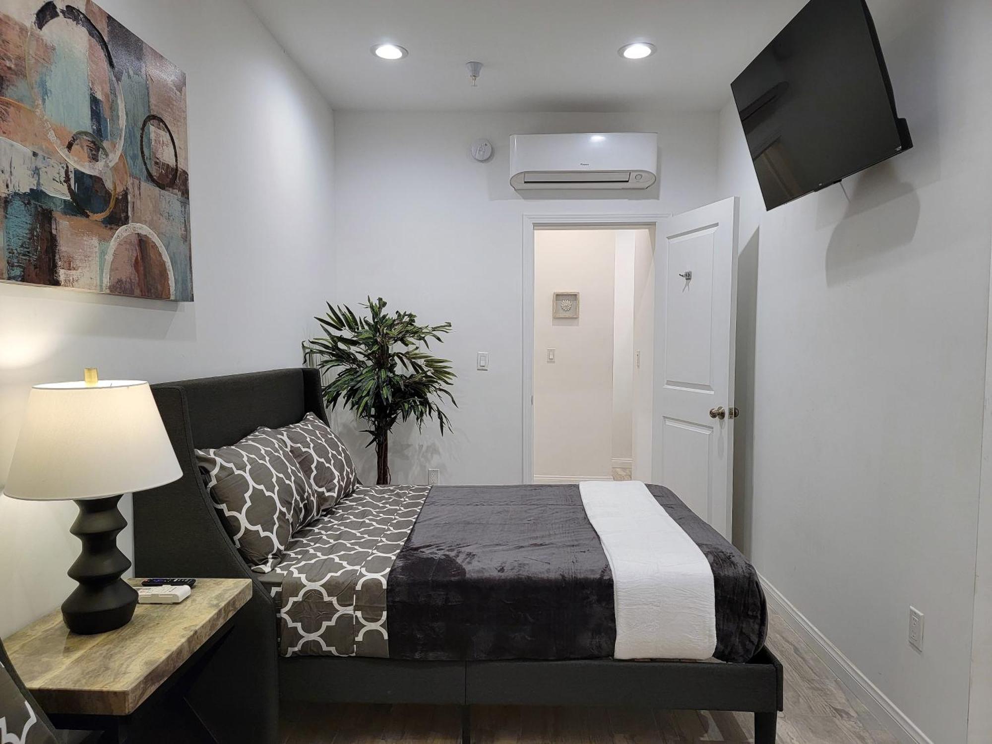 Apartment Modern Right Next To Mrc 5 Minutes To Rodeo Drive *