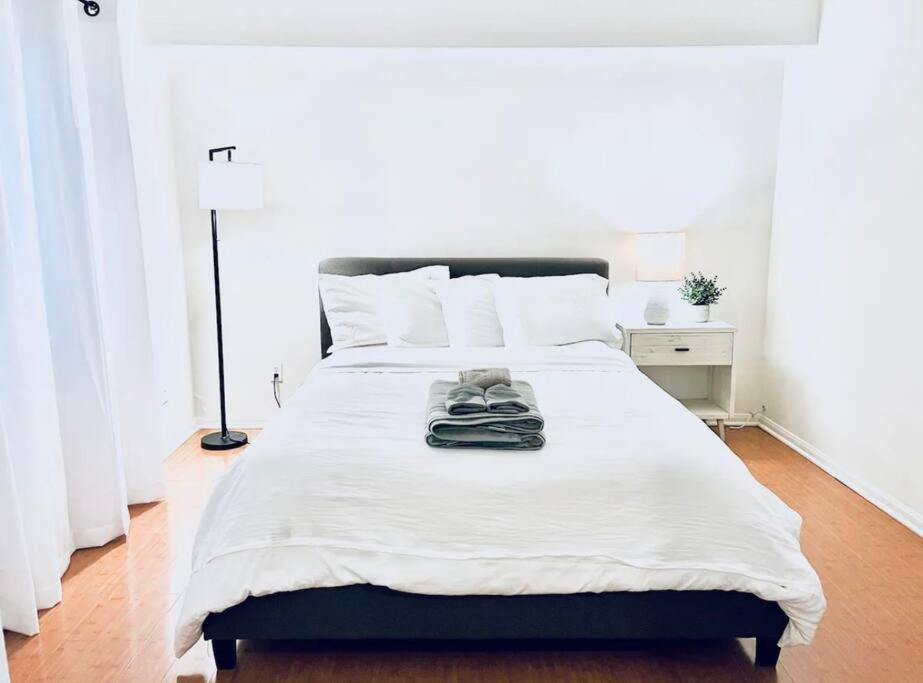 Apartment Sunny Santa Monica Retreat One Bedroom Los Angeles