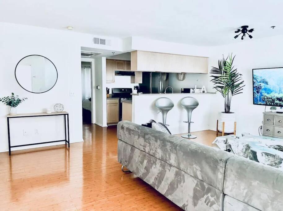 Apartment Sunny Santa Monica Retreat One Bedroom *