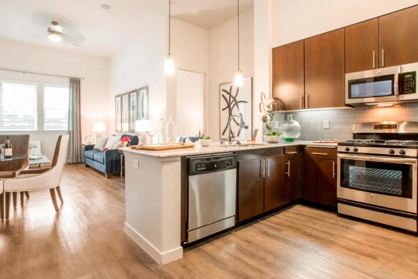 A-class Lavish 2 Bed In Woodland Hills Ca Apartment