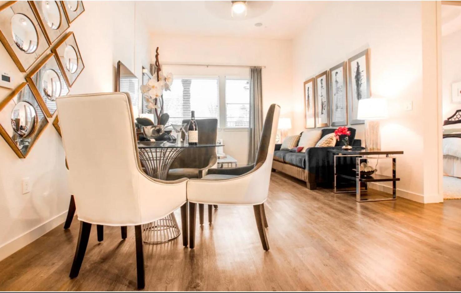 A-class Lavish 2 Bed In Woodland Hills Ca *