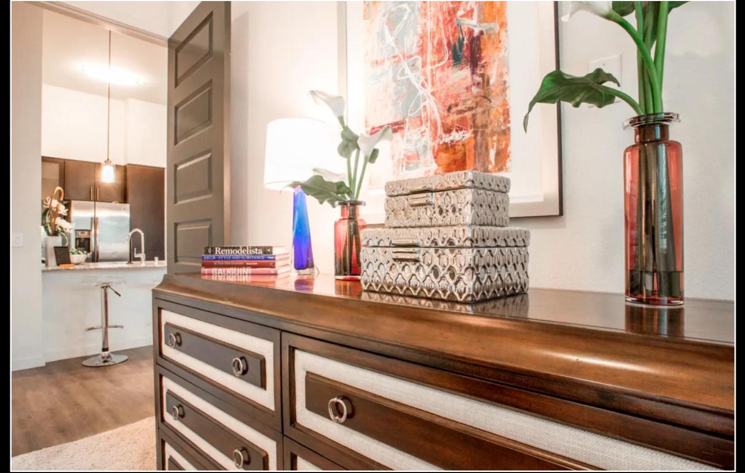 A-class Lavish 2 Bed In Woodland Hills Ca * Los Angeles