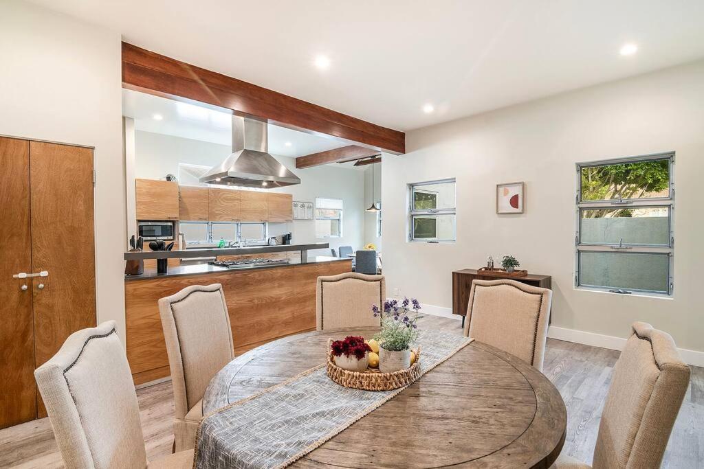 Stylish 4br Prime Location Hancock Park Holiday home *